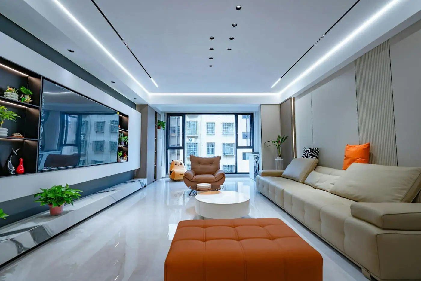 Plaster ceiling with hidden cove lighting